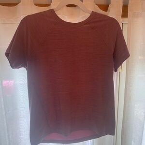 Athleta Ultimate Train Textured Tee Shirt